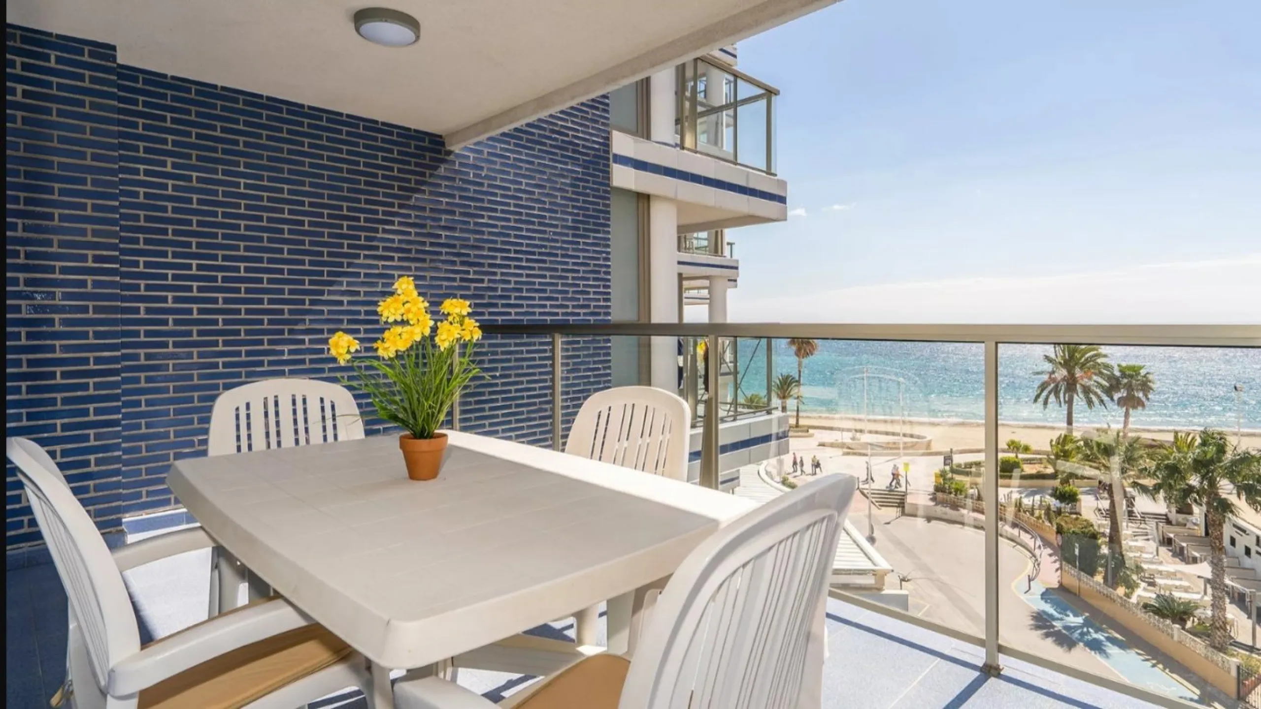 Apartamento de 2 dormitorios en primera línea de playa