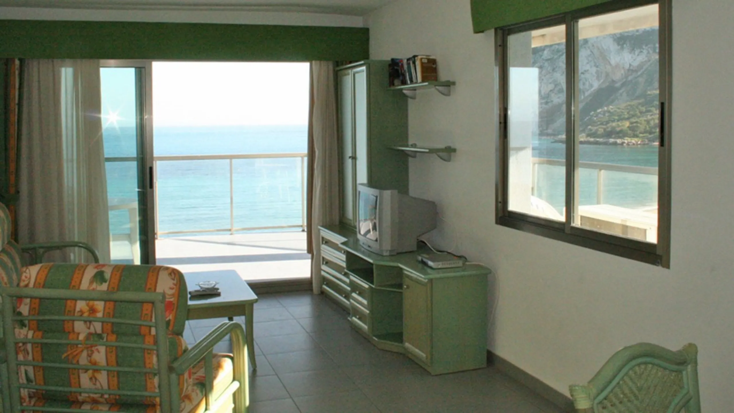 Apartamento de 2 dormitorios en primera línea de playa