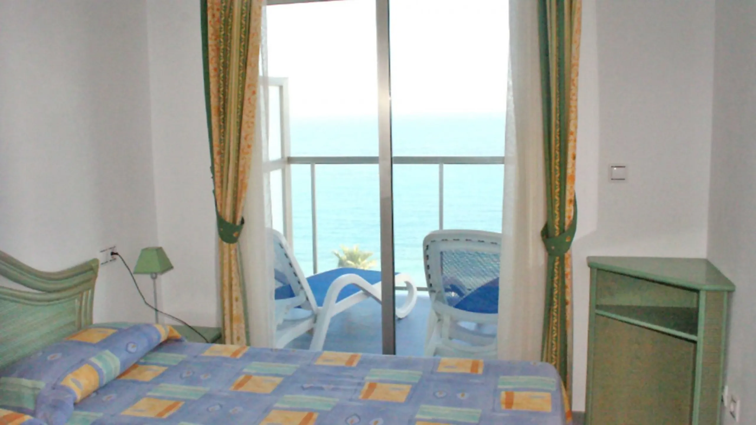 Apartamento de 2 dormitorios en primera línea de playa