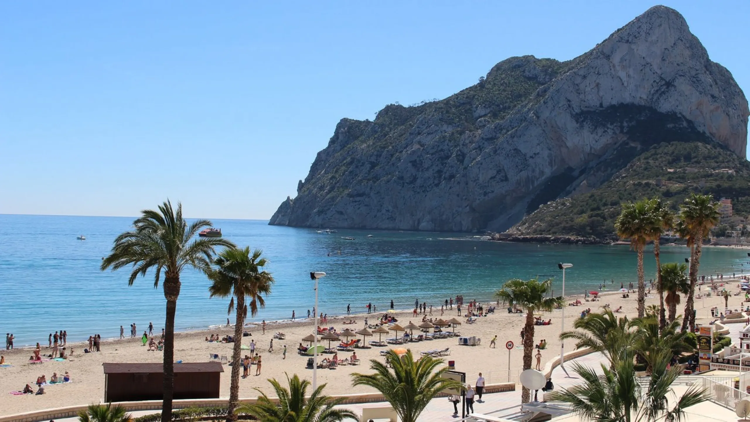 Apartamento de 2 dormitorios en primera línea de playa