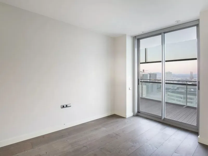 Exclusive seafront apartment with panoramic terrace in Barcelona