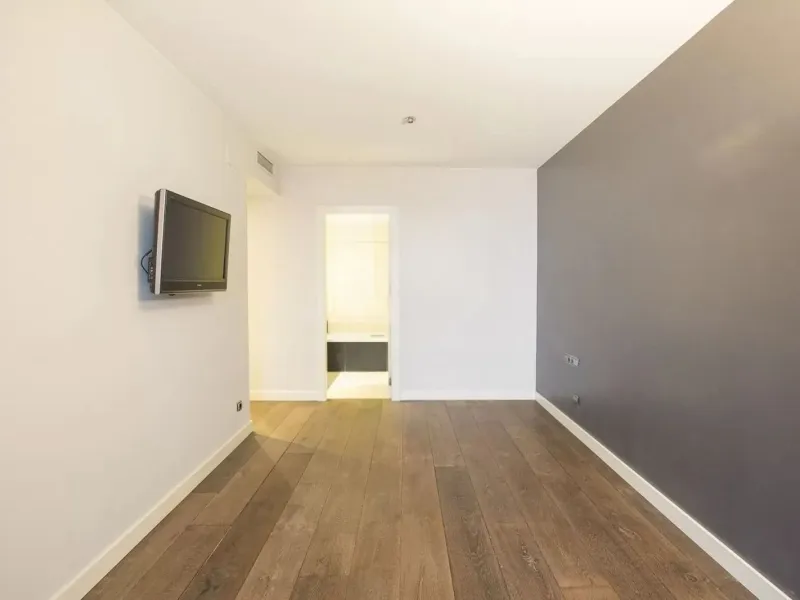 Exclusive seafront apartment with panoramic terrace in Barcelona