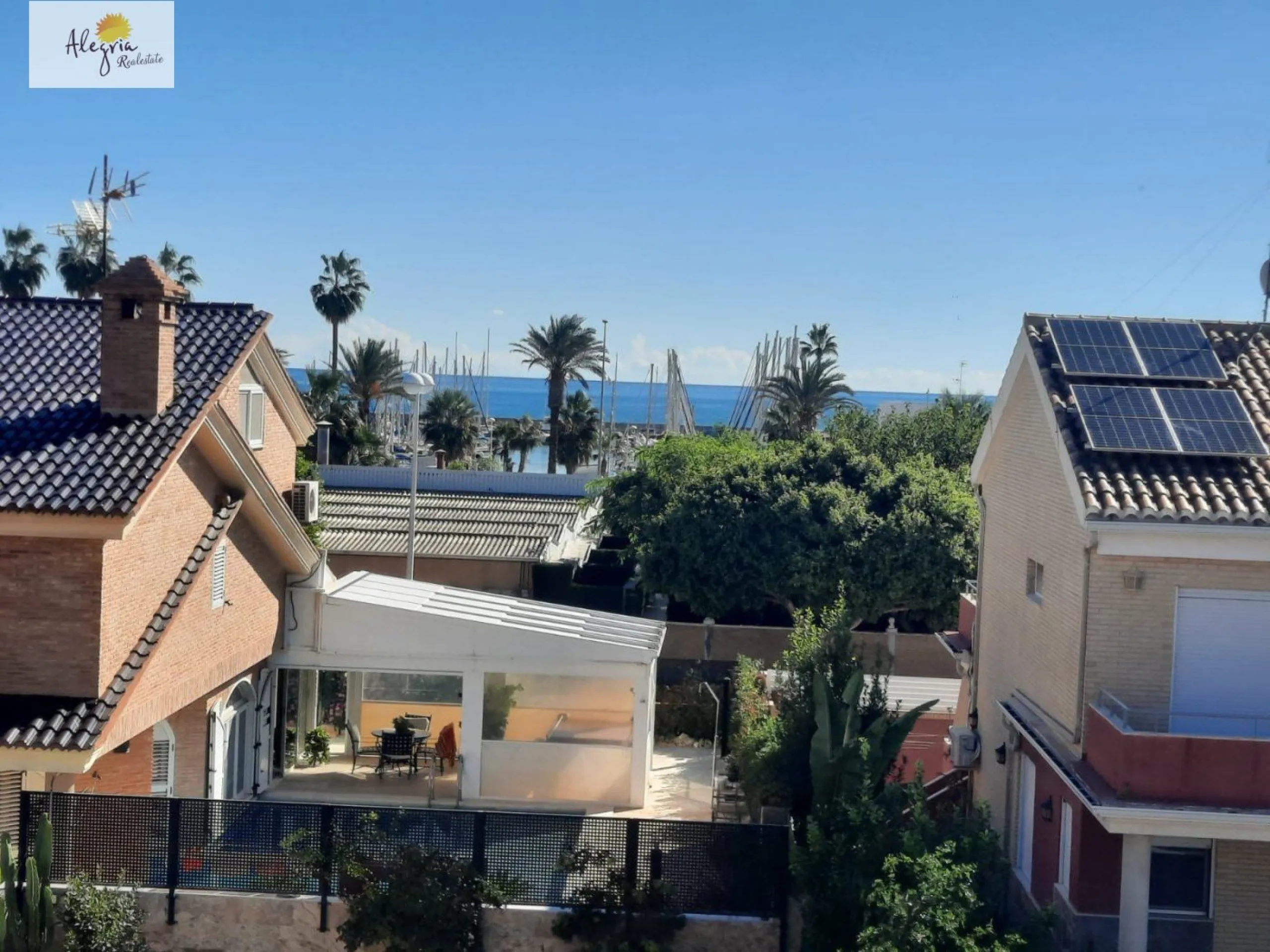 Chalet Adosado en venta de 3 Habitaciones en Canet dBerenguer
