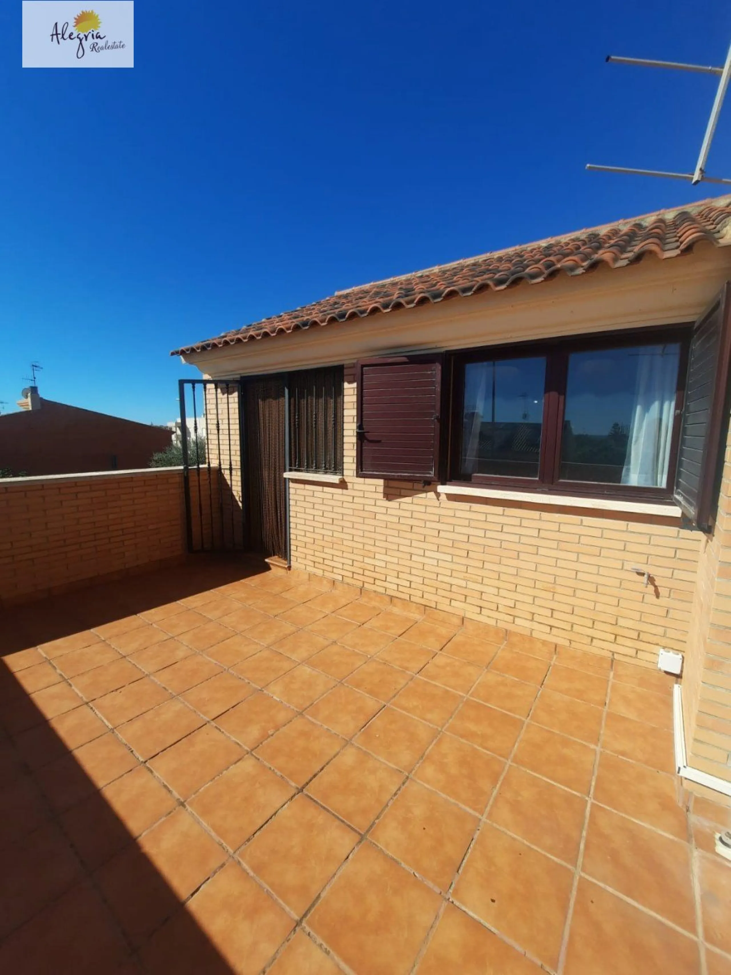 Chalet Adosado en venta de 3 Habitaciones en Canet dBerenguer