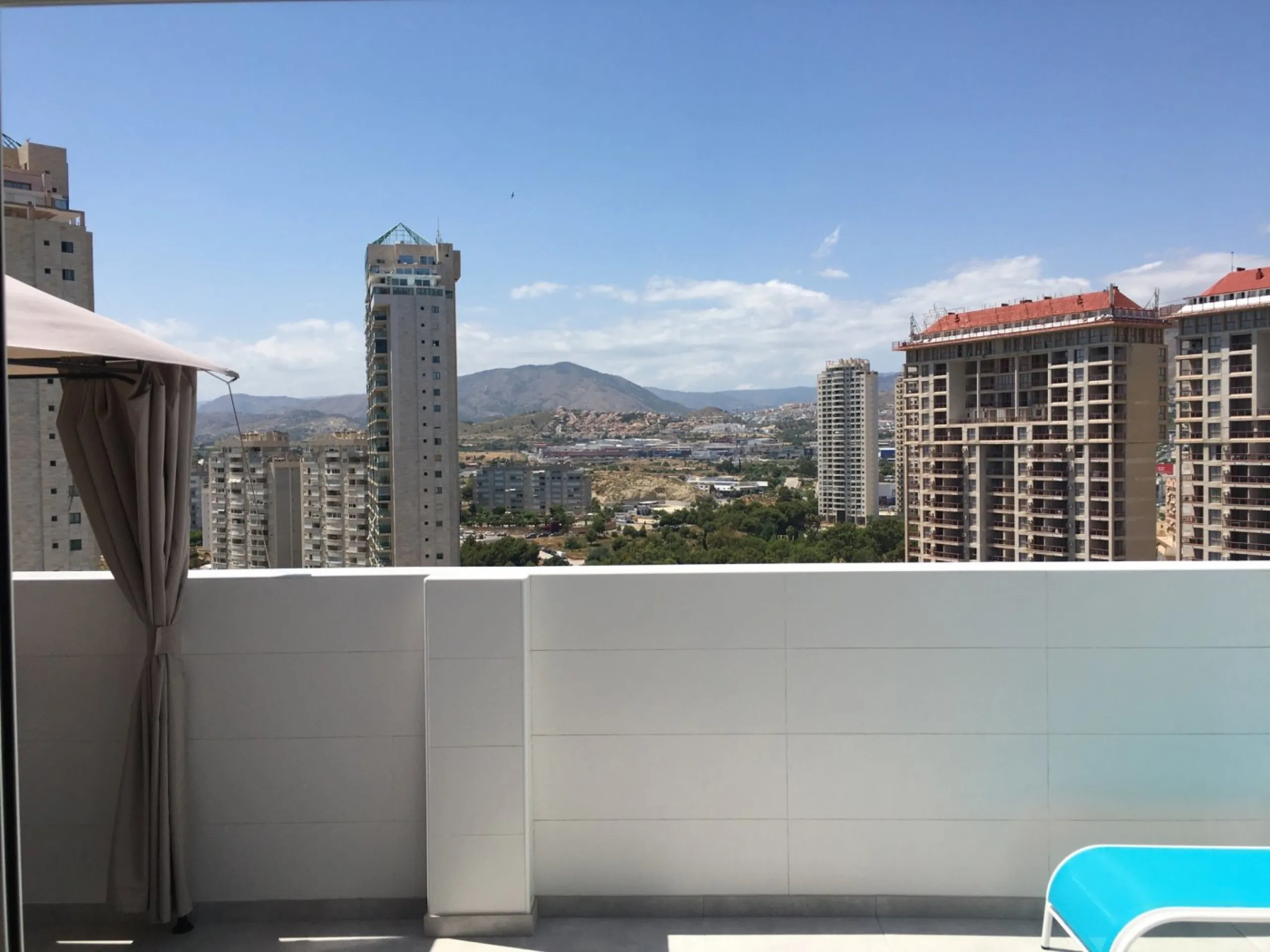 MARVELLOUS PENTHOUSE INBENIDORM IN LA CALA WITH SEA VIEWS