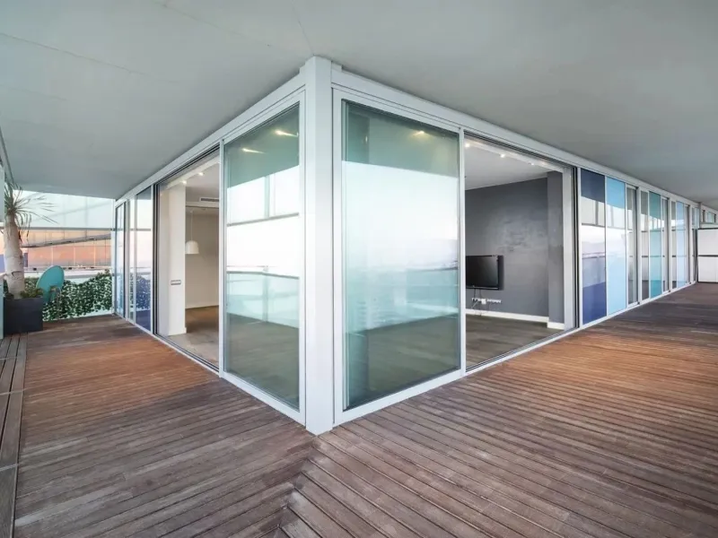 Exclusive seafront apartment with panoramic terrace in Barcelona