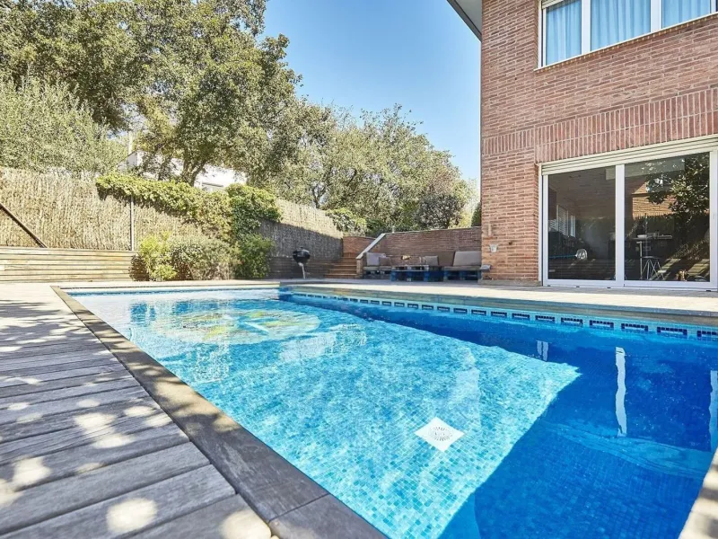 Exclusive house with garden and pool in Can Trabal, next to Sant Cugat Golf