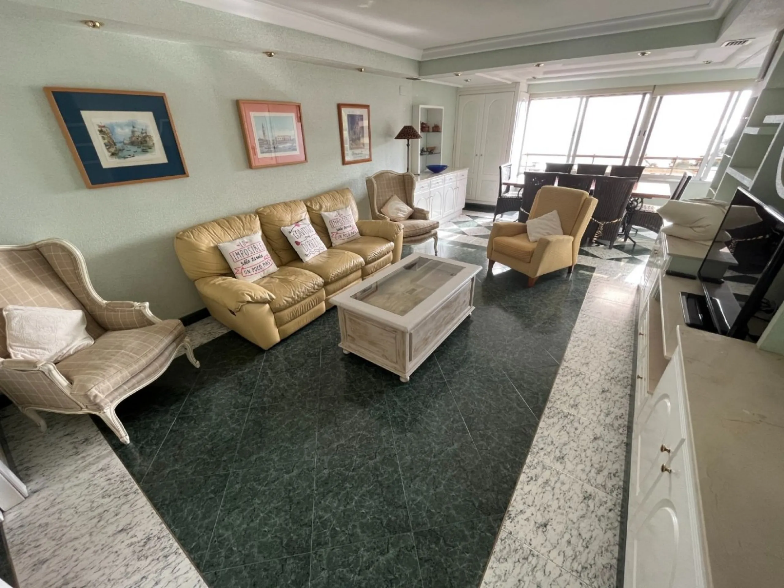 Great apartment with sea views