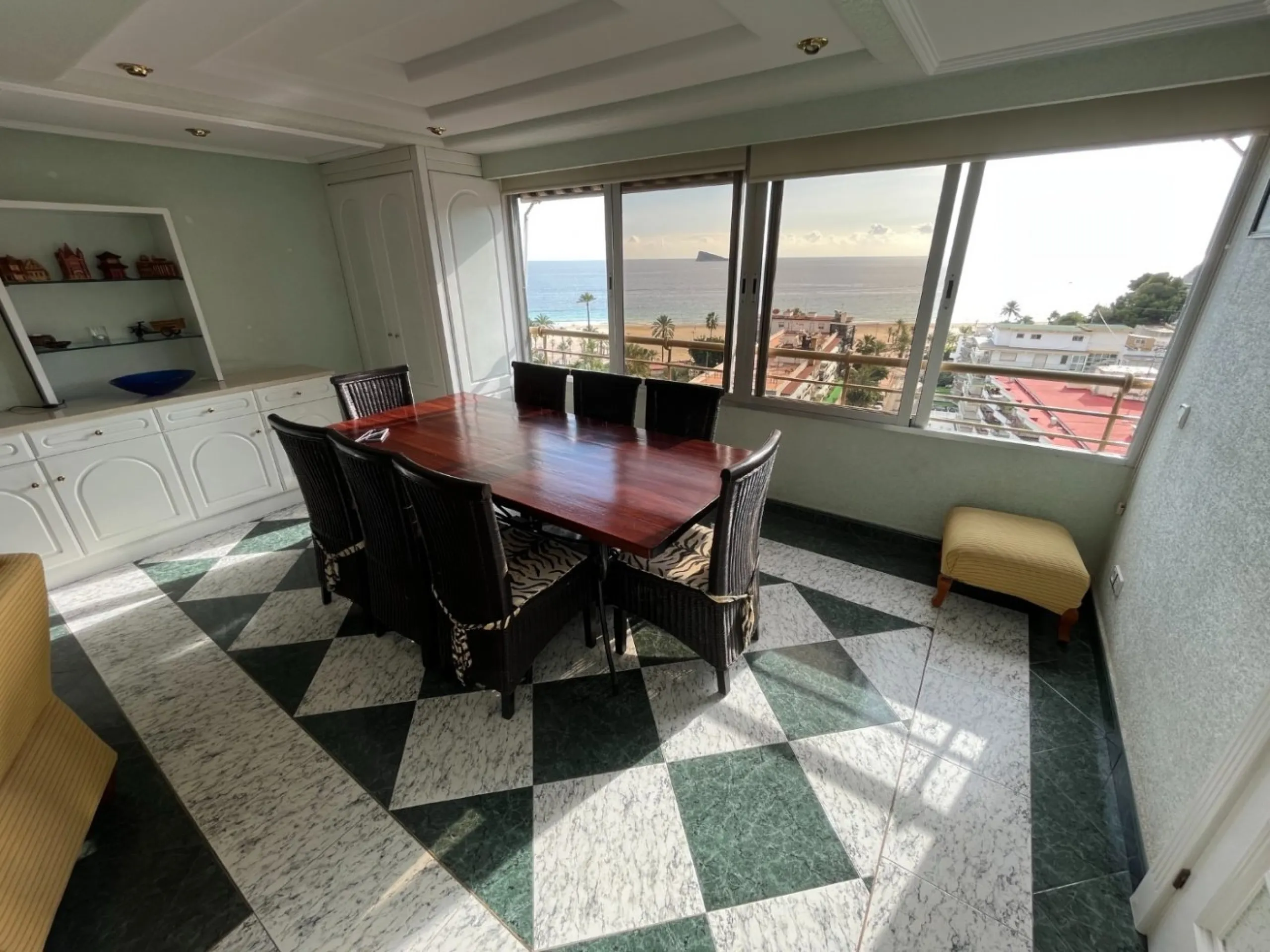 Great apartment with sea views