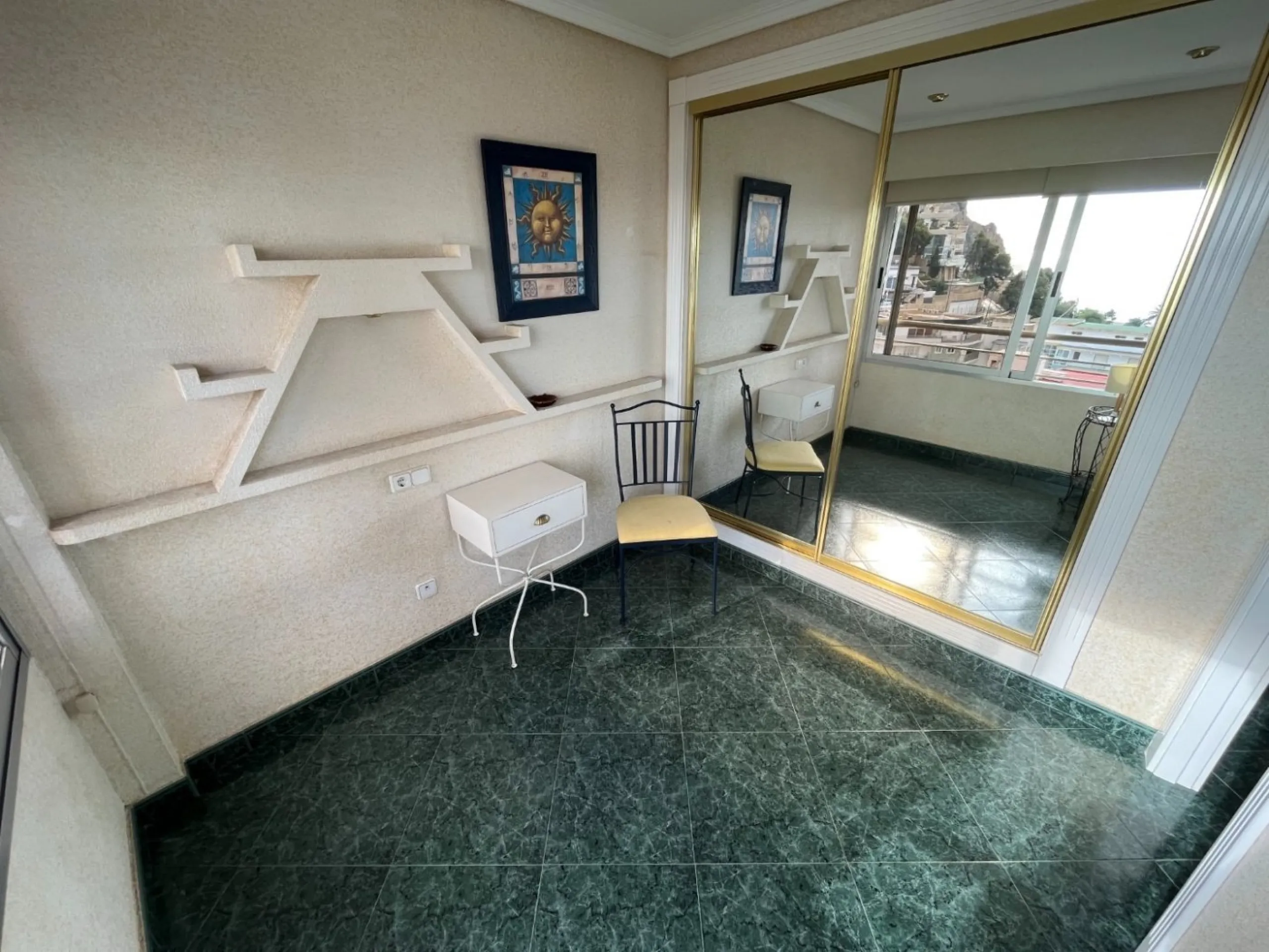 Great apartment with sea views