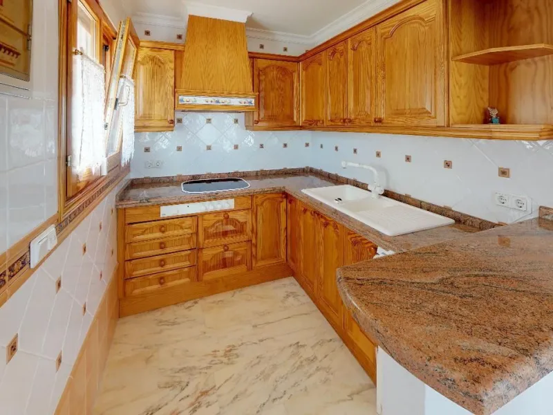 EXCLUSIVA VILLA EN VENTA EN CALPE CON MARAVILLOSAS VISTAS AL MAR
