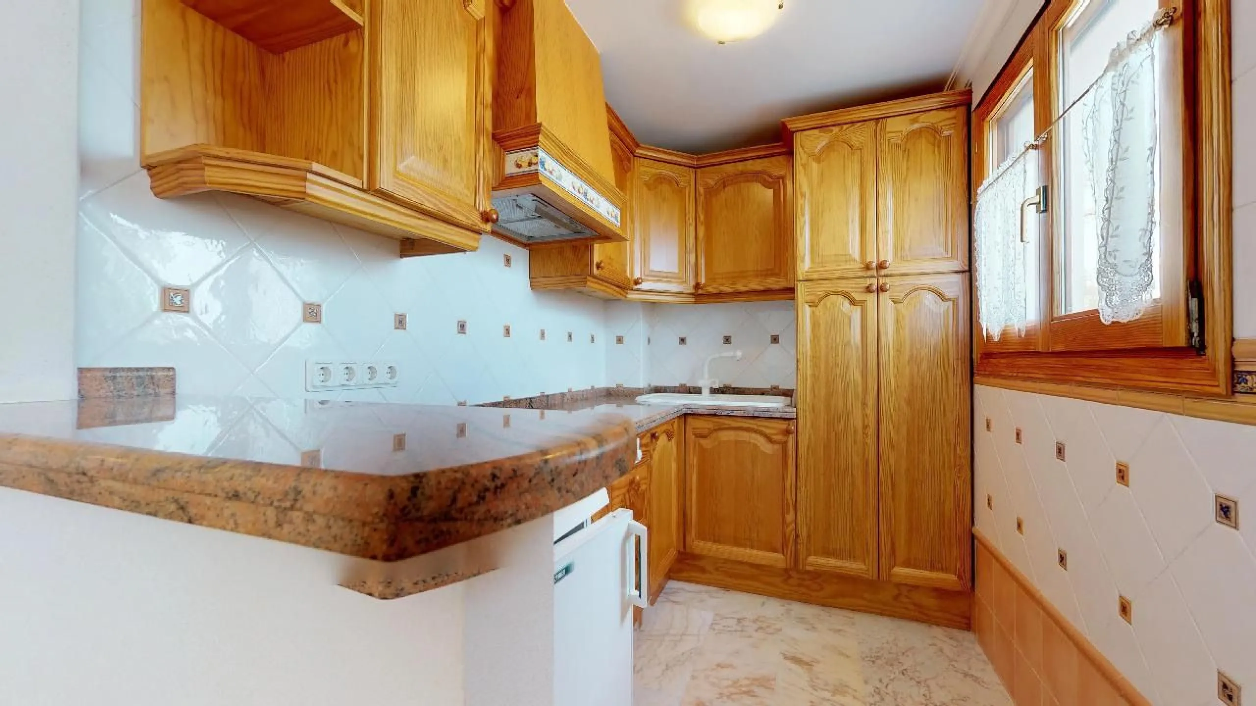 EXCLUSIVA VILLA EN VENTA EN CALPE CON MARAVILLOSAS VISTAS AL MAR