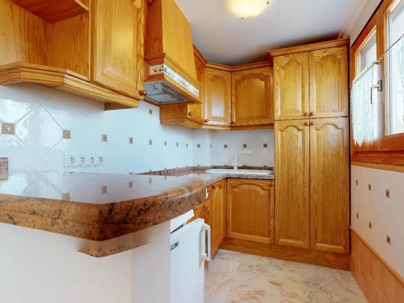EXCLUSIVA VILLA EN VENTA EN CALPE CON MARAVILLOSAS VISTAS AL MAR