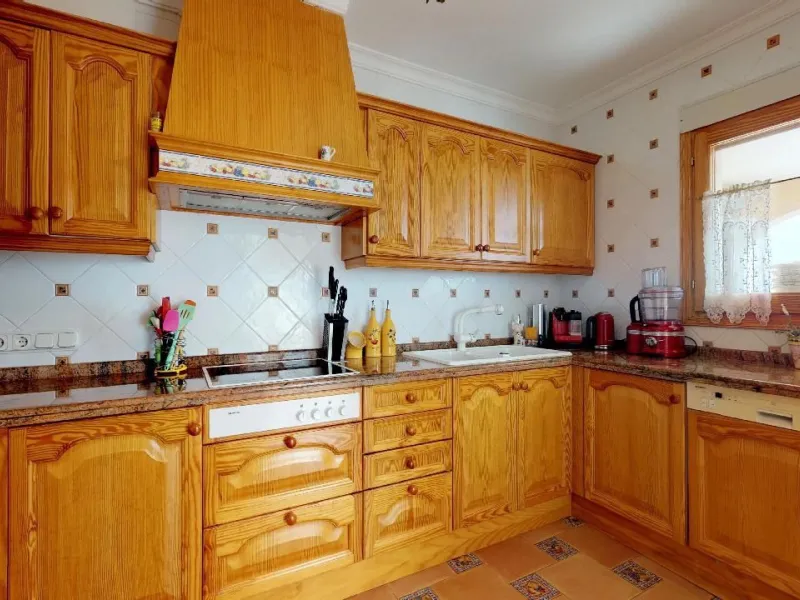 EXCLUSIVA VILLA EN VENTA EN CALPE CON MARAVILLOSAS VISTAS AL MAR