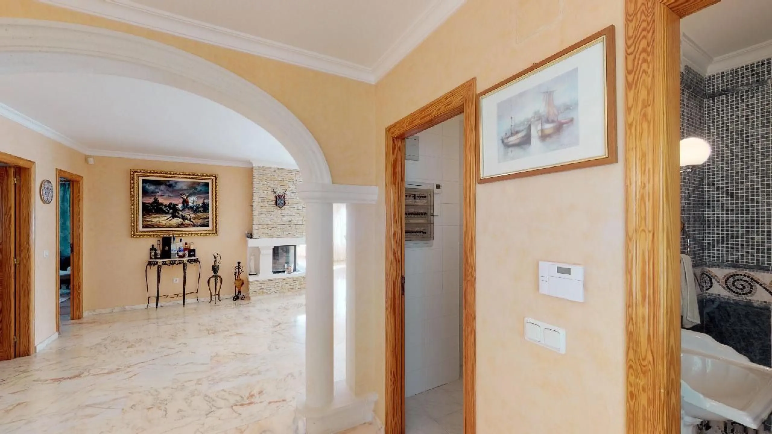 EXCLUSIVA VILLA EN VENTA EN CALPE CON MARAVILLOSAS VISTAS AL MAR