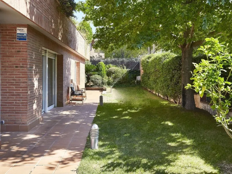 Exclusive house with garden and pool in Can Trabal, next to Sant Cugat Golf