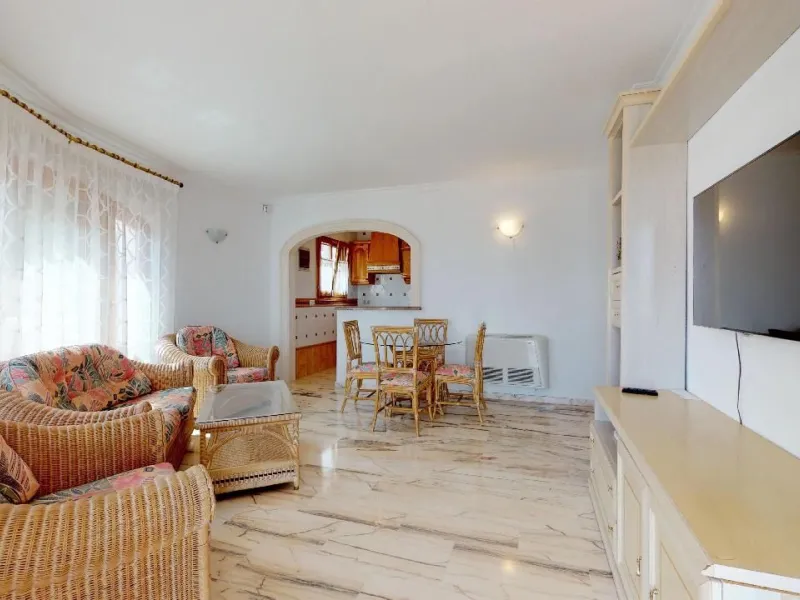 EXCLUSIVA VILLA EN VENTA EN CALPE CON MARAVILLOSAS VISTAS AL MAR