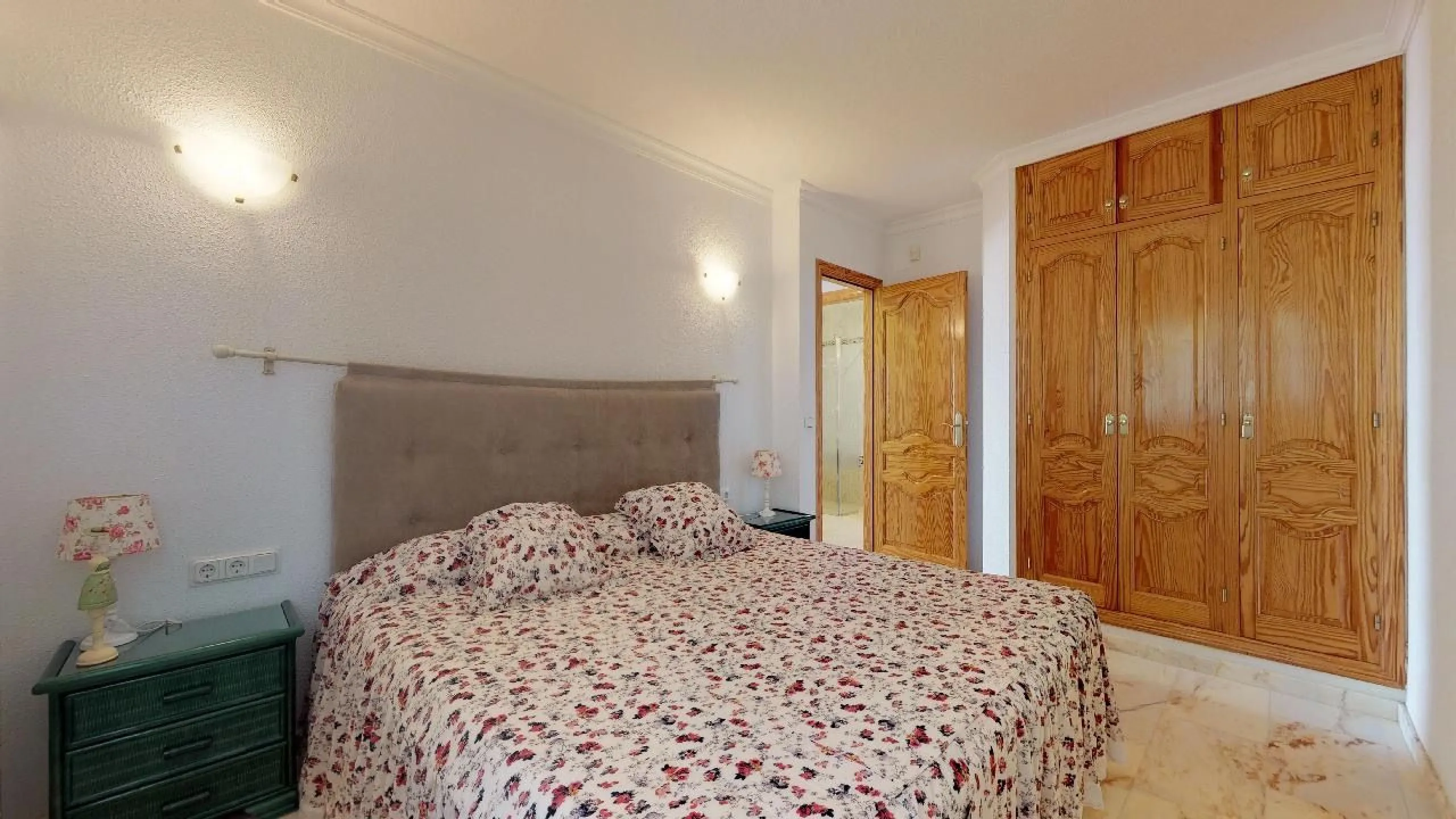 EXCLUSIVA VILLA EN VENTA EN CALPE CON MARAVILLOSAS VISTAS AL MAR
