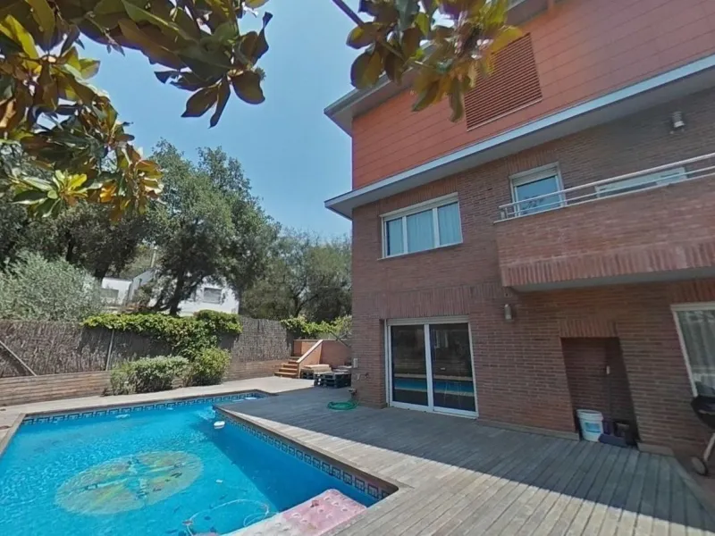 Exclusive house with garden and pool in Can Trabal, next to Sant Cugat Golf