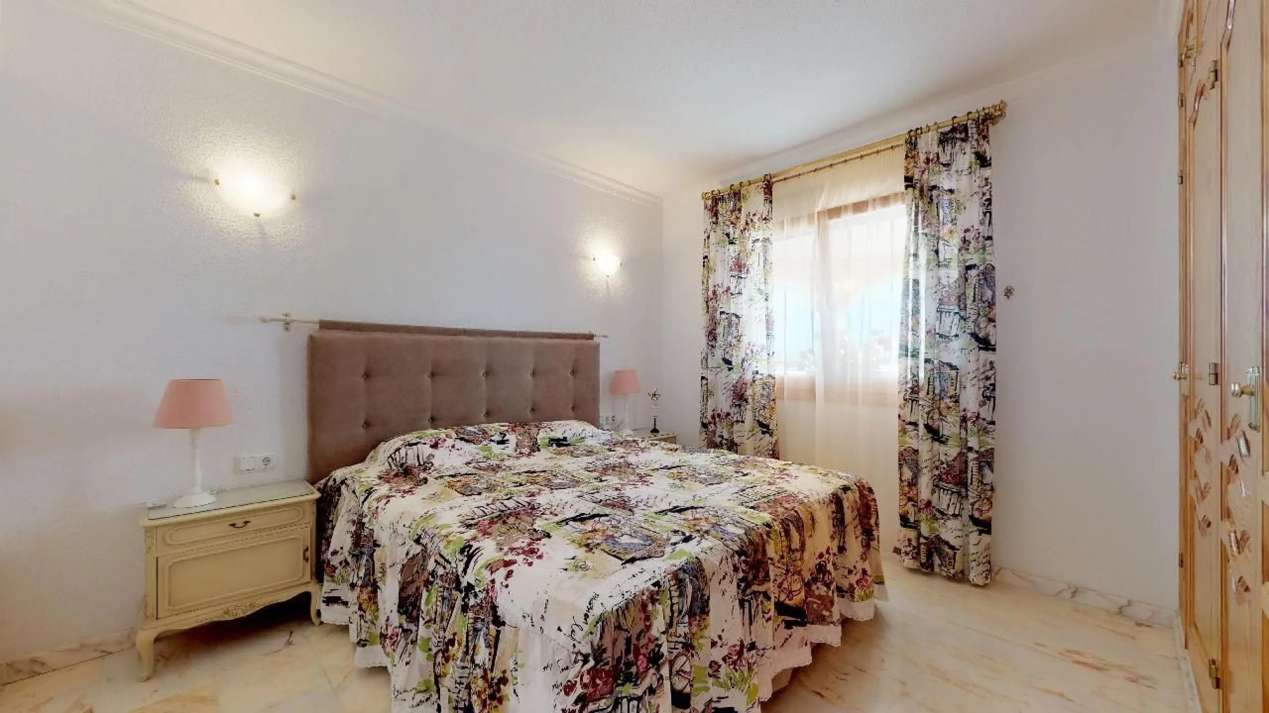 EXCLUSIVA VILLA EN VENTA EN CALPE CON MARAVILLOSAS VISTAS AL MAR
