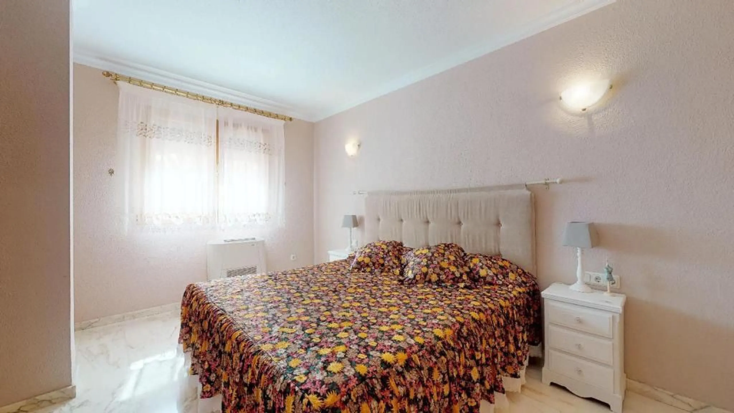 EXCLUSIVA VILLA EN VENTA EN CALPE CON MARAVILLOSAS VISTAS AL MAR