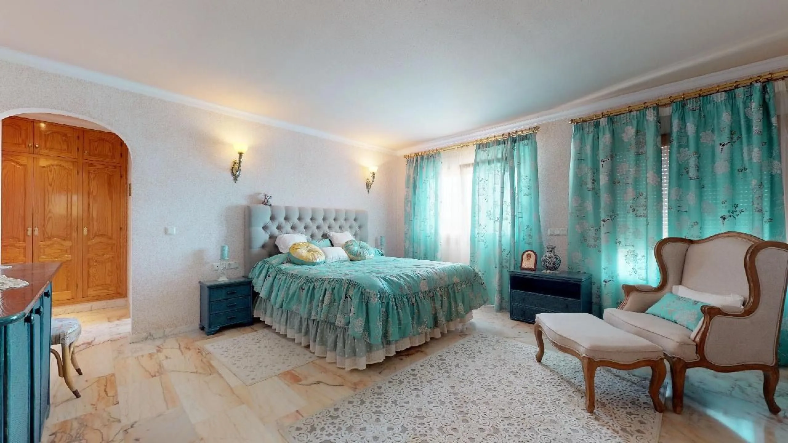 EXCLUSIVA VILLA EN VENTA EN CALPE CON MARAVILLOSAS VISTAS AL MAR