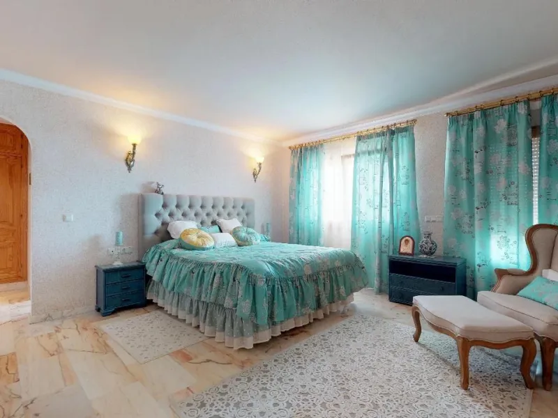 EXCLUSIVA VILLA EN VENTA EN CALPE CON MARAVILLOSAS VISTAS AL MAR
