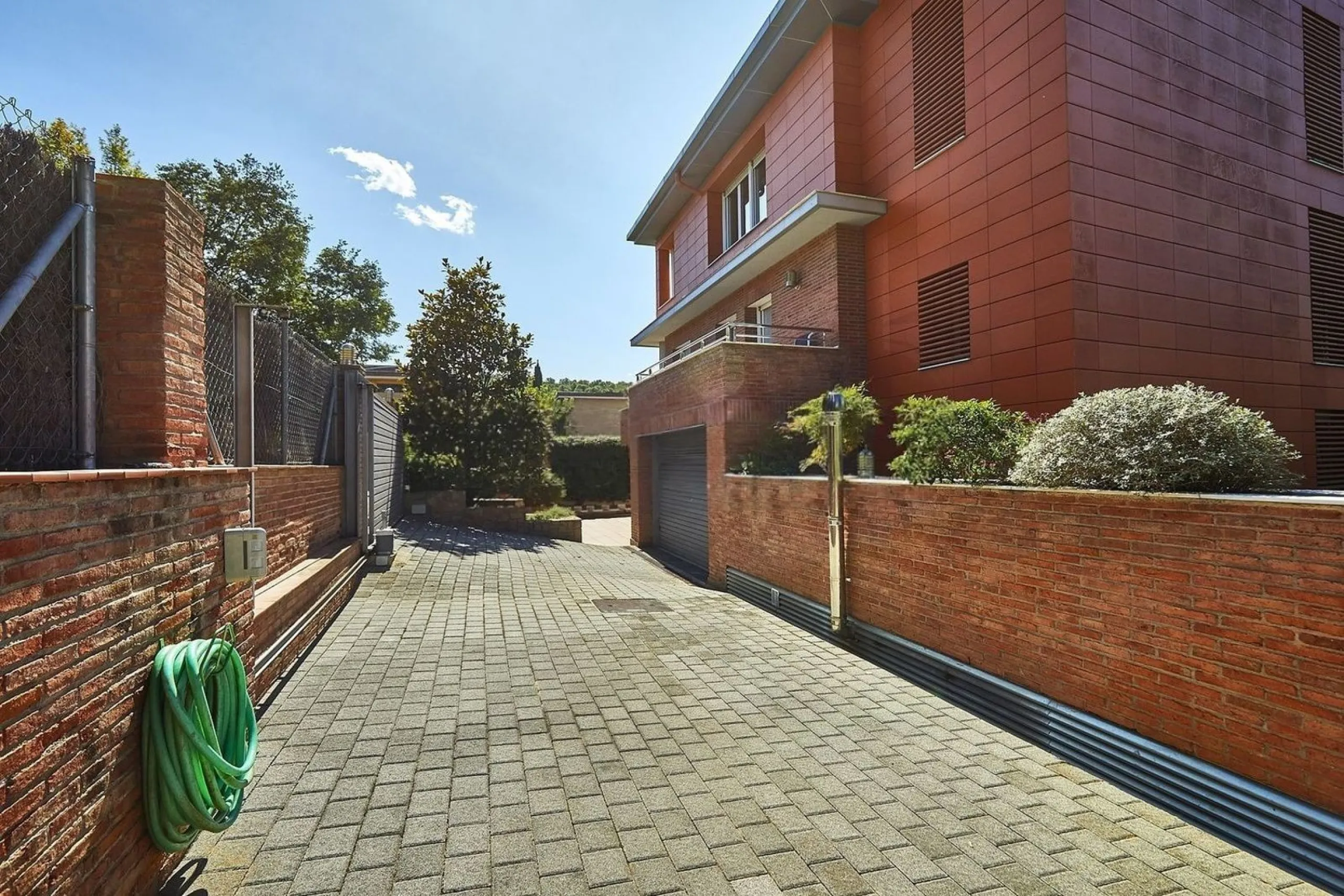 Exclusive house with garden and pool in Can Trabal, next to Sant Cugat Golf