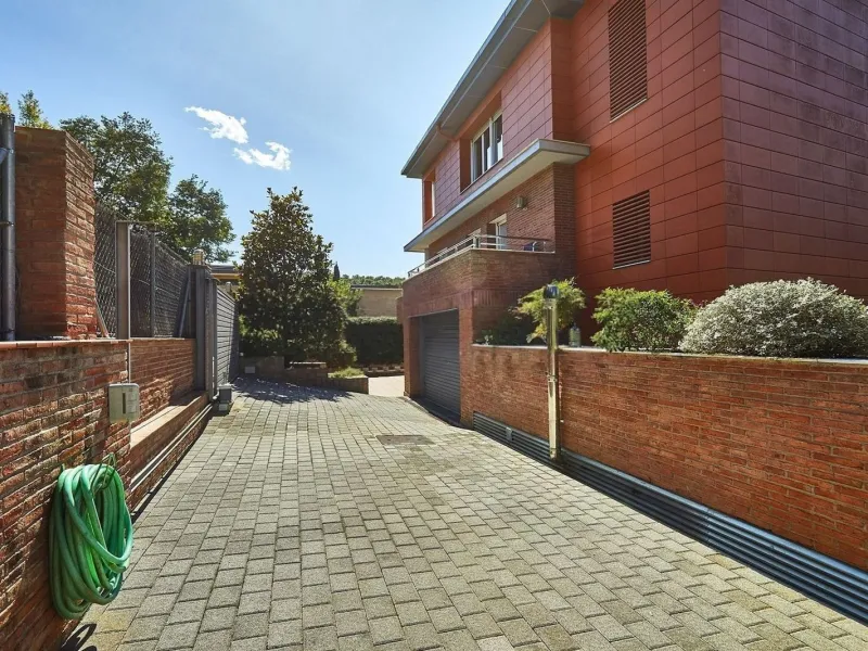 Exclusive house with garden and pool in Can Trabal, next to Sant Cugat Golf
