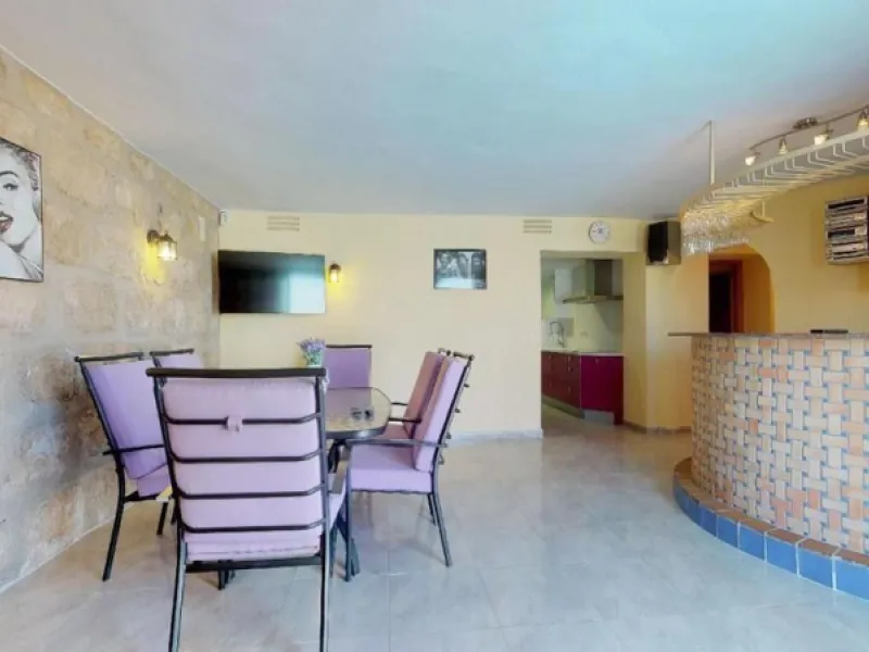 EXCLUSIVA VILLA EN VENTA EN CALPE CON MARAVILLOSAS VISTAS AL MAR