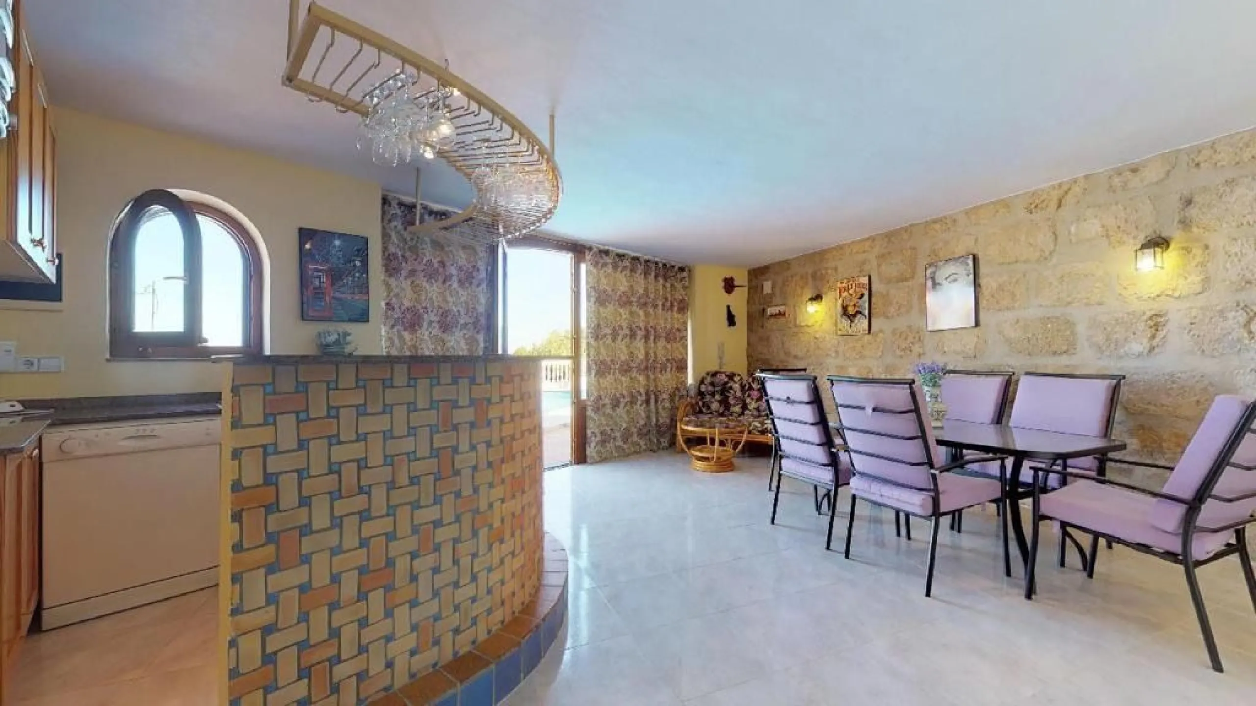 EXCLUSIVA VILLA EN VENTA EN CALPE CON MARAVILLOSAS VISTAS AL MAR