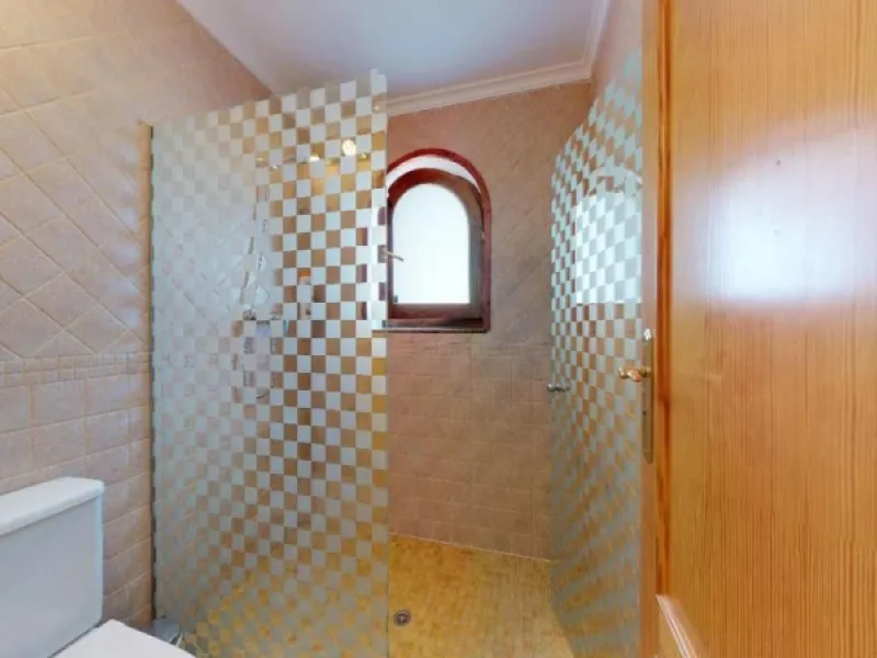 EXCLUSIVA VILLA EN VENTA EN CALPE CON MARAVILLOSAS VISTAS AL MAR