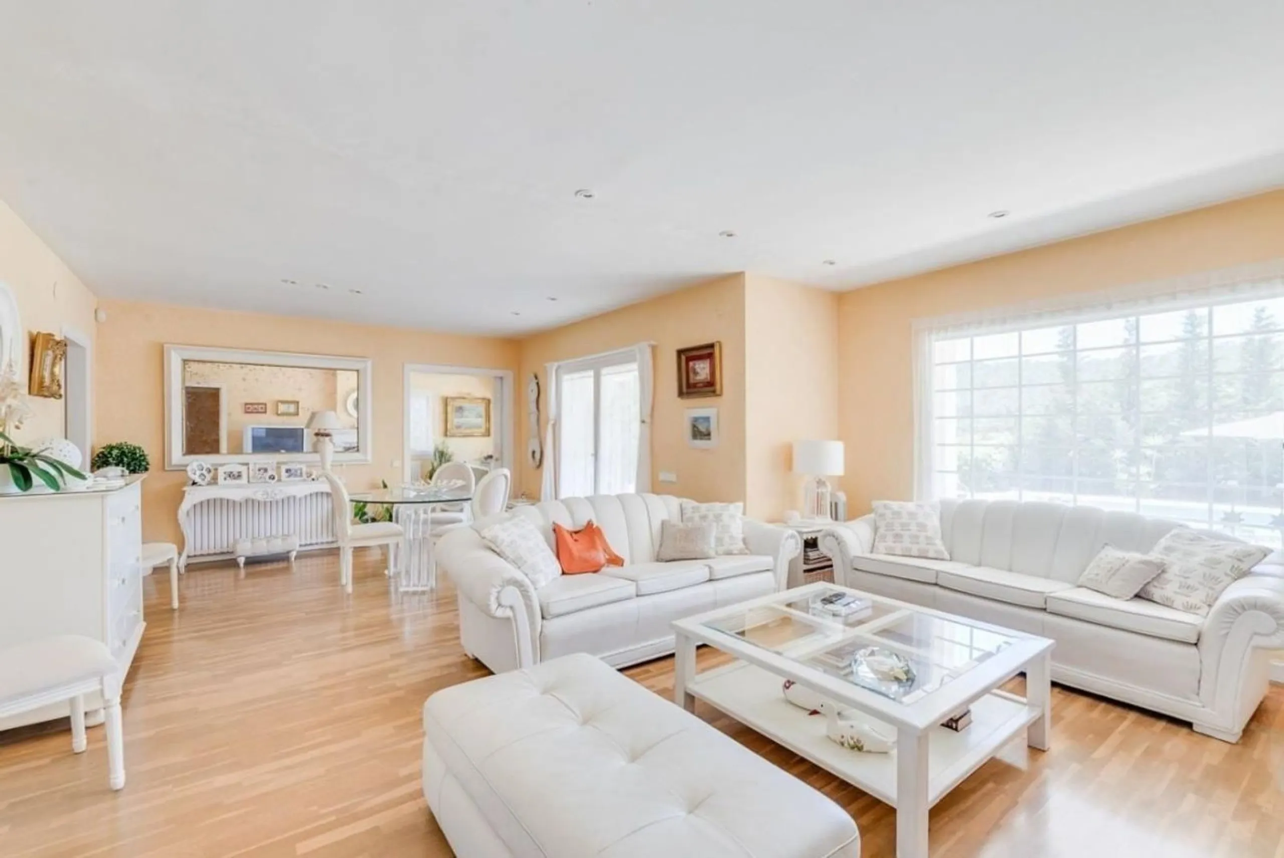 Spacious and bright house with garden in Valldoreix, Sant Cugat del Valles