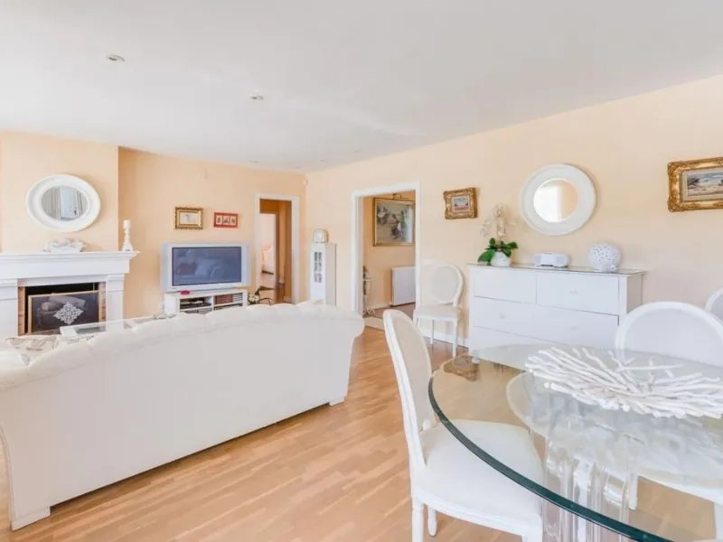 Spacious and bright house with garden in Valldoreix, Sant Cugat del Valles
