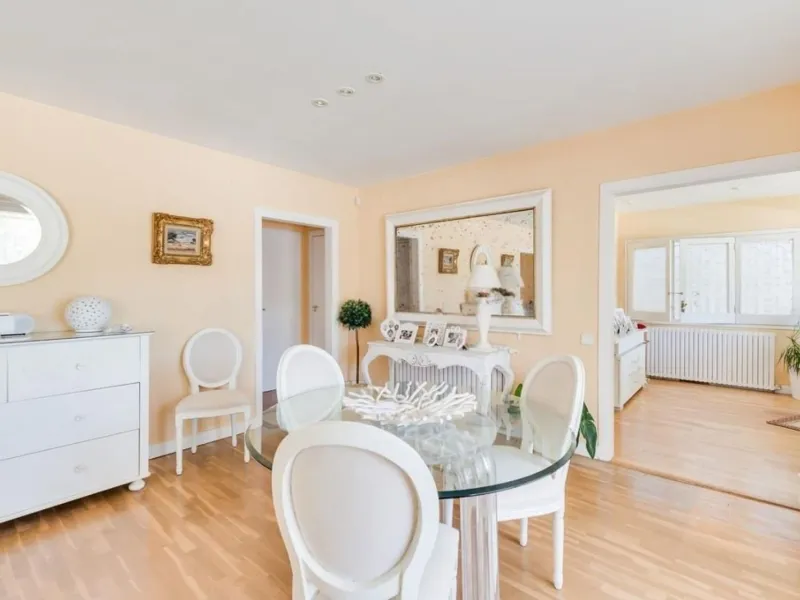 Spacious and bright house with garden in Valldoreix, Sant Cugat del Valles