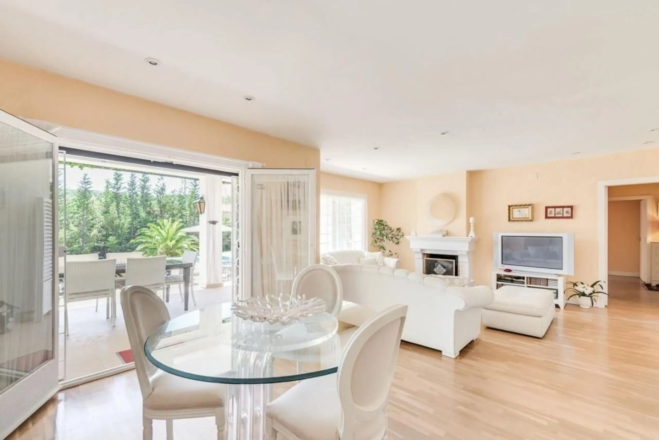 Spacious and bright house with garden in Valldoreix, Sant Cugat del Valles