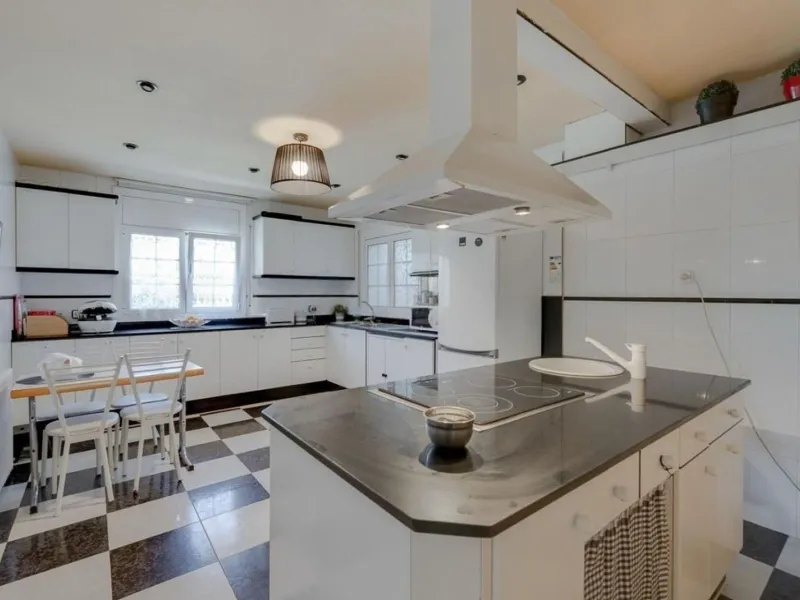 Spacious and bright house with garden in Valldoreix, Sant Cugat del Valles