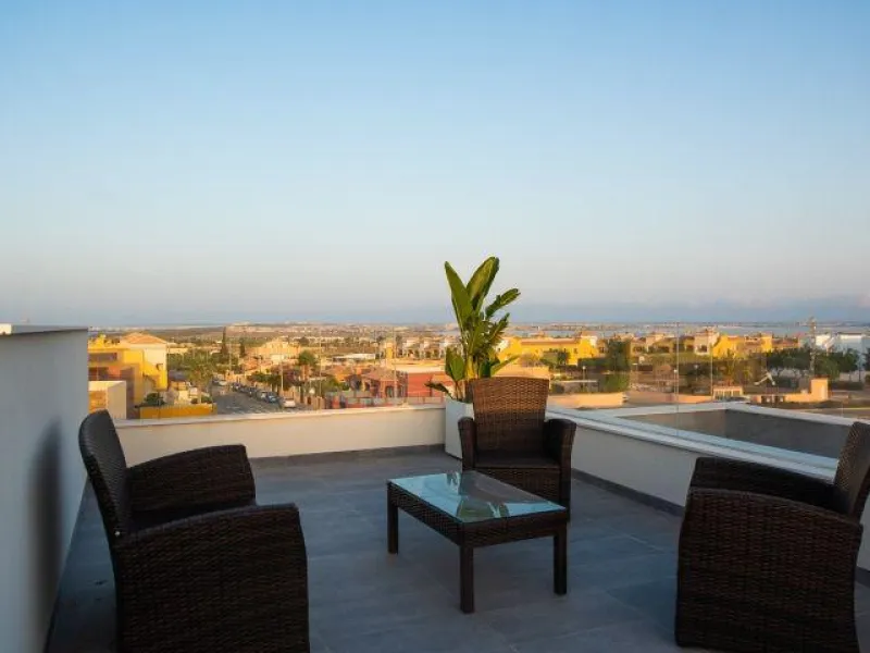 Detached villa with private pool