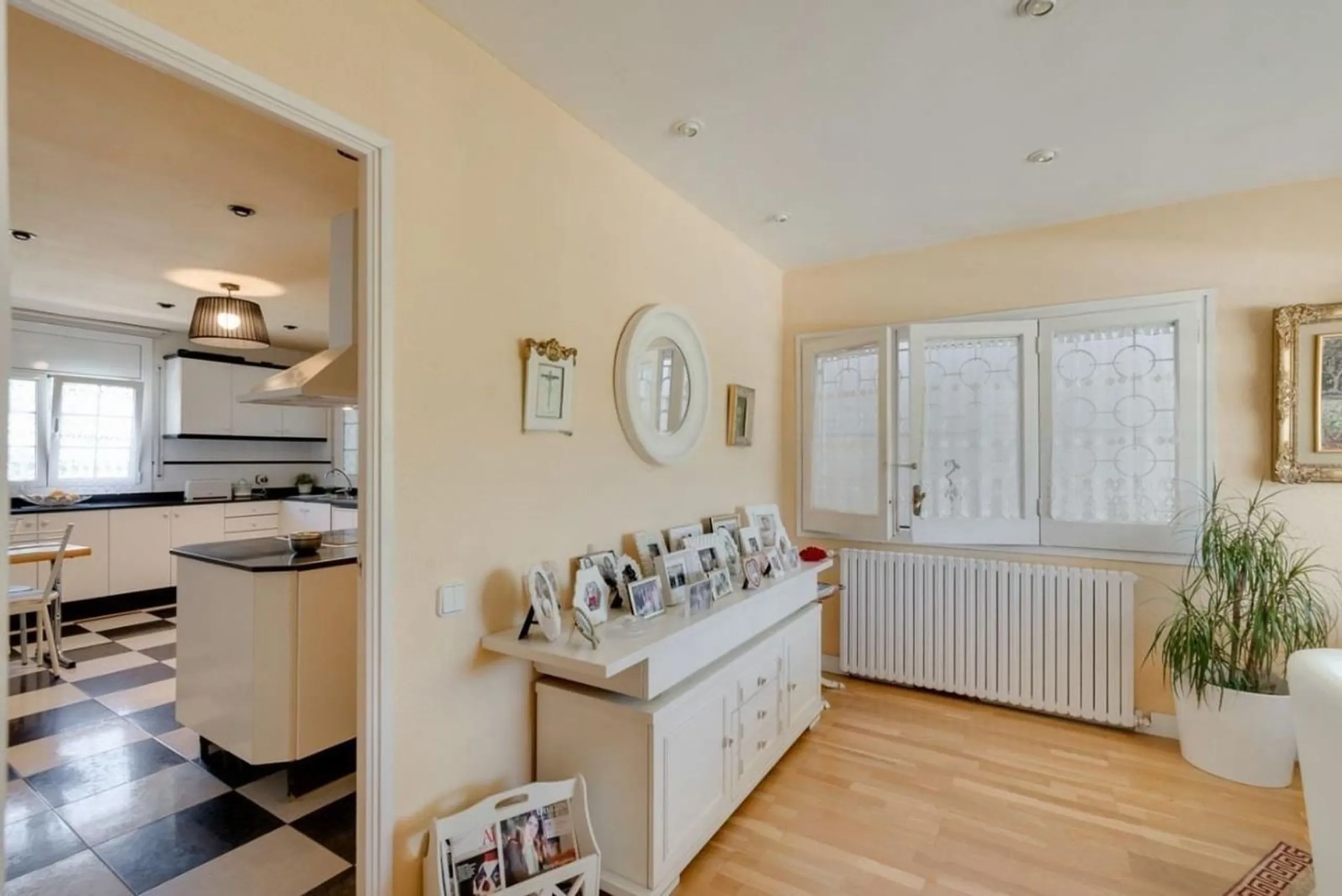 Spacious and bright house with garden in Valldoreix, Sant Cugat del Valles