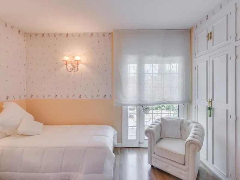Spacious and bright house with garden in Valldoreix, Sant Cugat del Valles