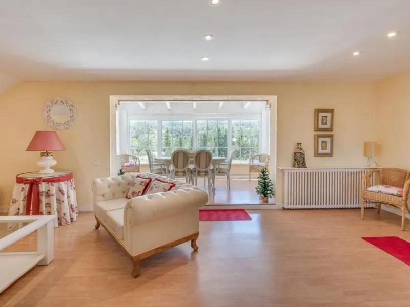 Spacious and bright house with garden in Valldoreix, Sant Cugat del Valles