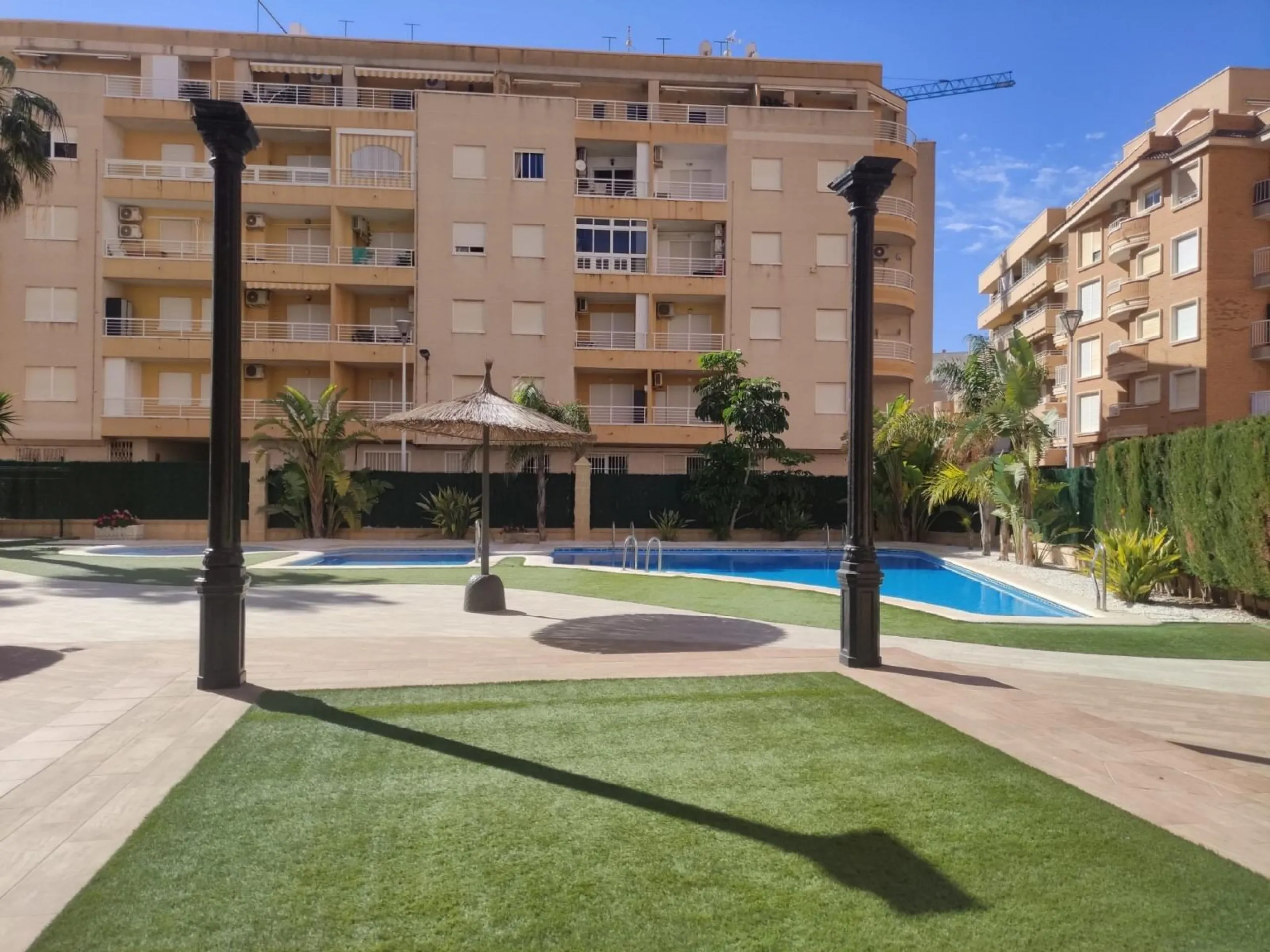 Ático duplex con vistas al mar en Torrevieja.
