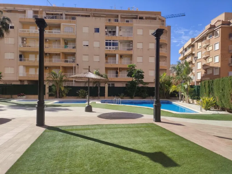 Ático duplex con vistas al mar en Torrevieja.