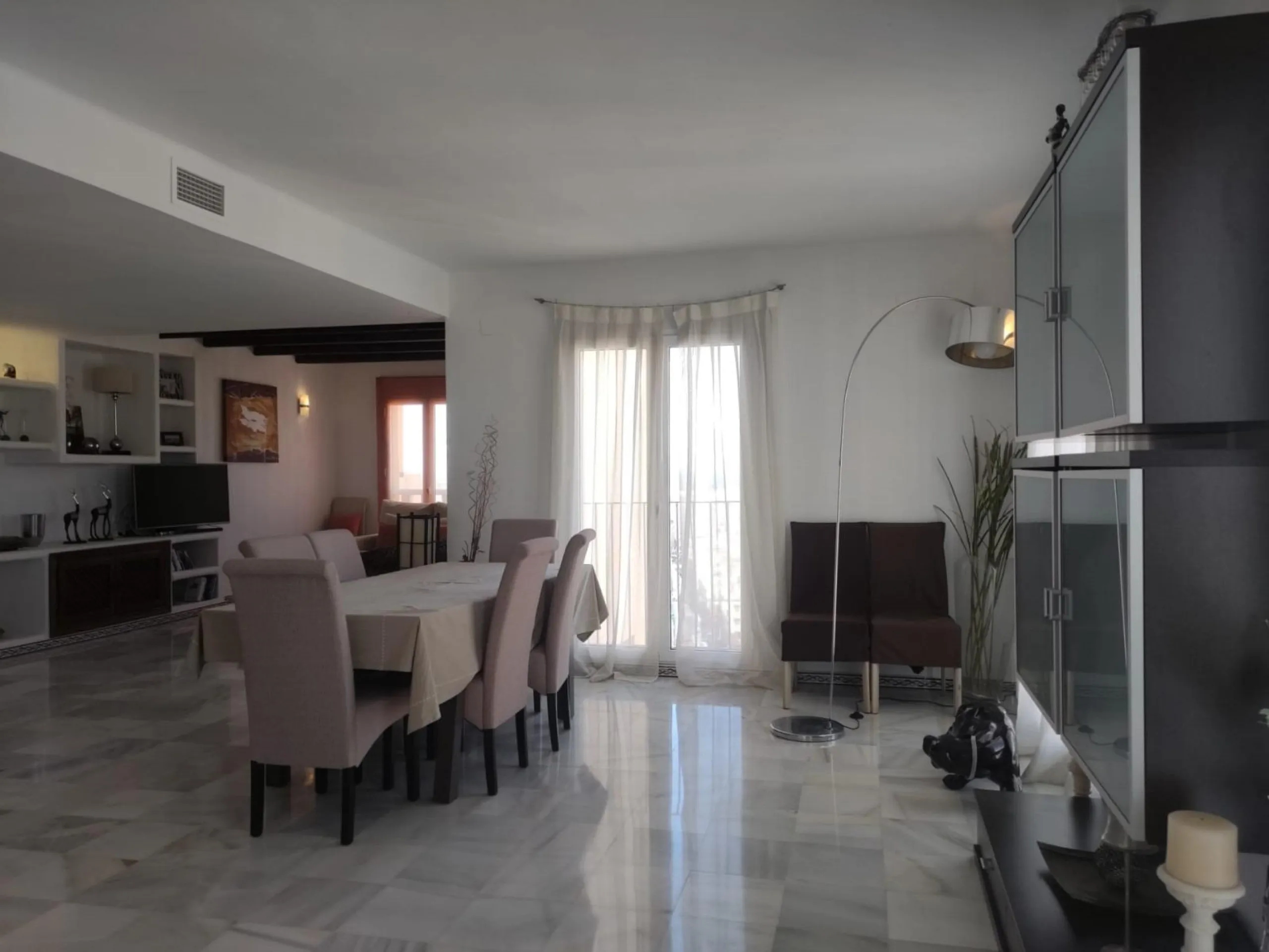 Ático duplex con vistas al mar en Torrevieja.