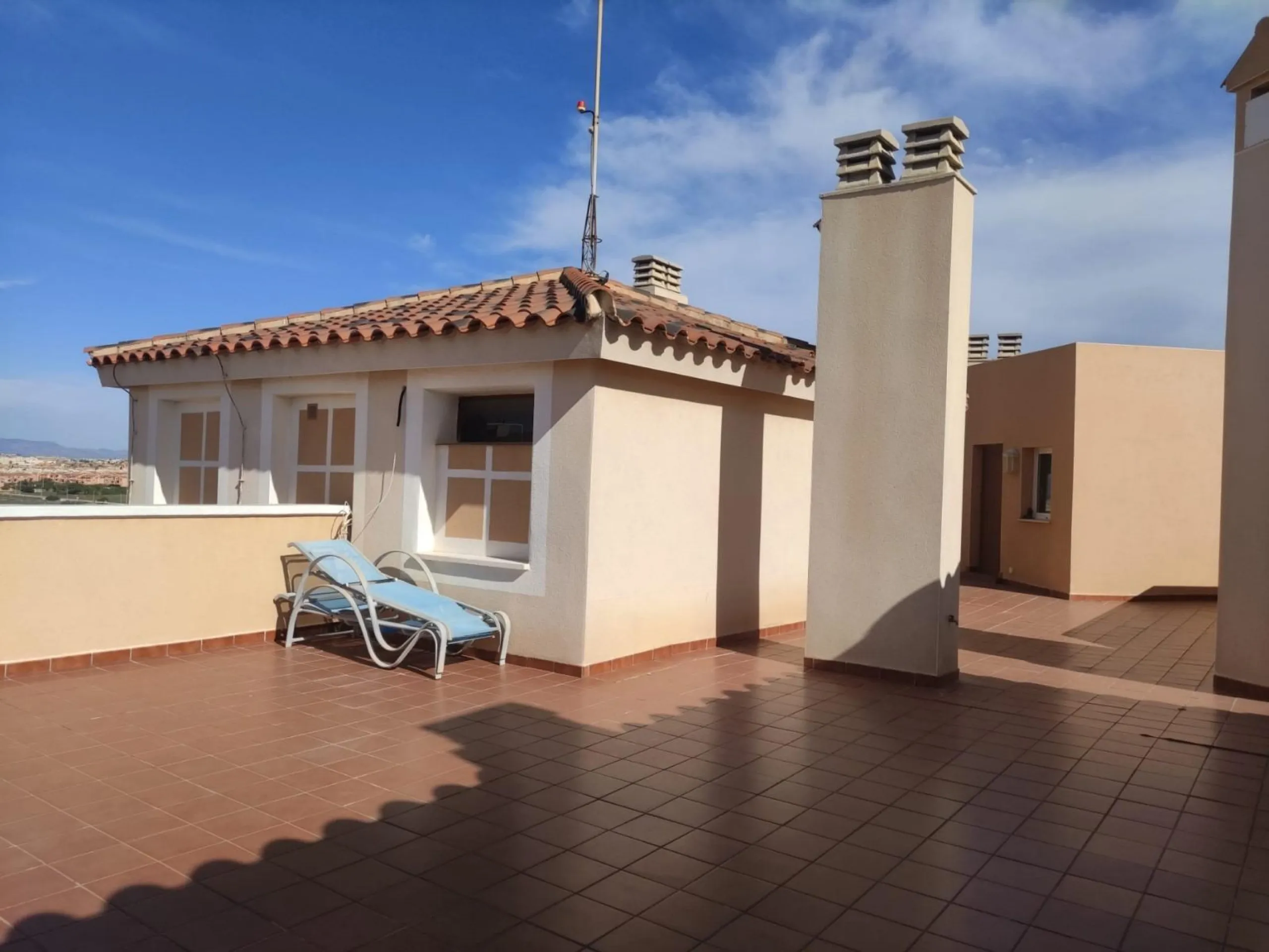 Ático duplex con vistas al mar en Torrevieja.