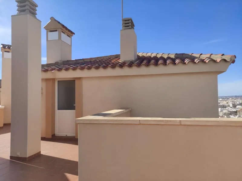 Ático duplex con vistas al mar en Torrevieja.