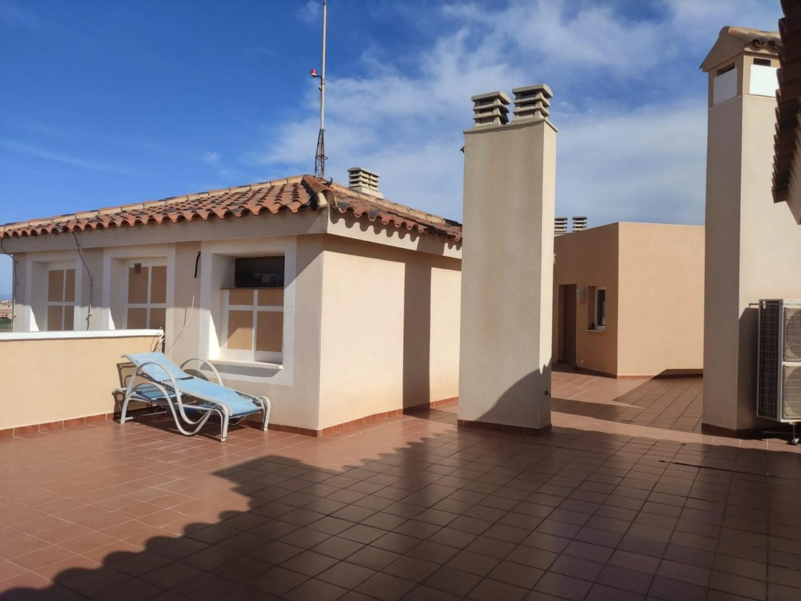 Ático duplex con vistas al mar en Torrevieja.