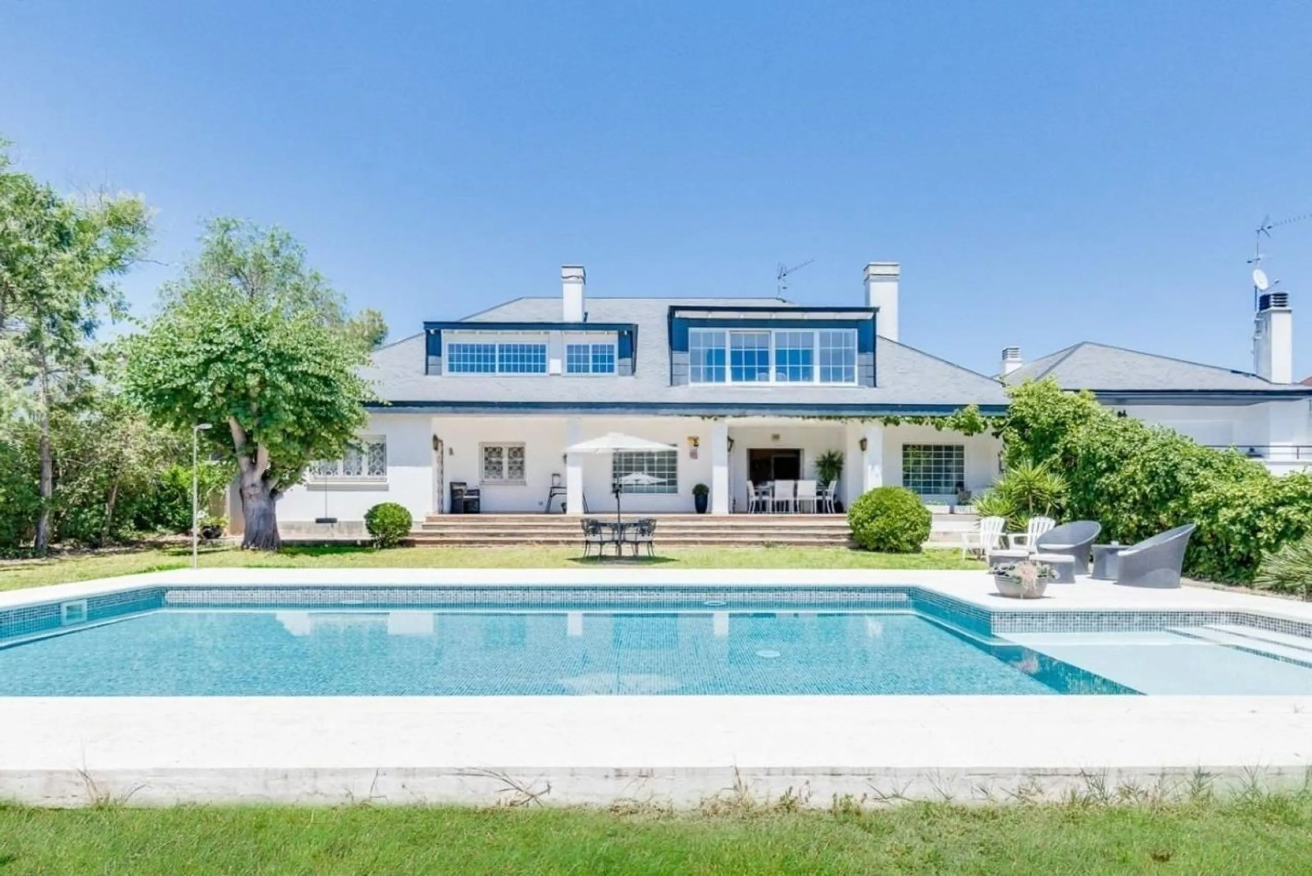 Spacious and bright house with garden in Valldoreix, Sant Cugat del Valles