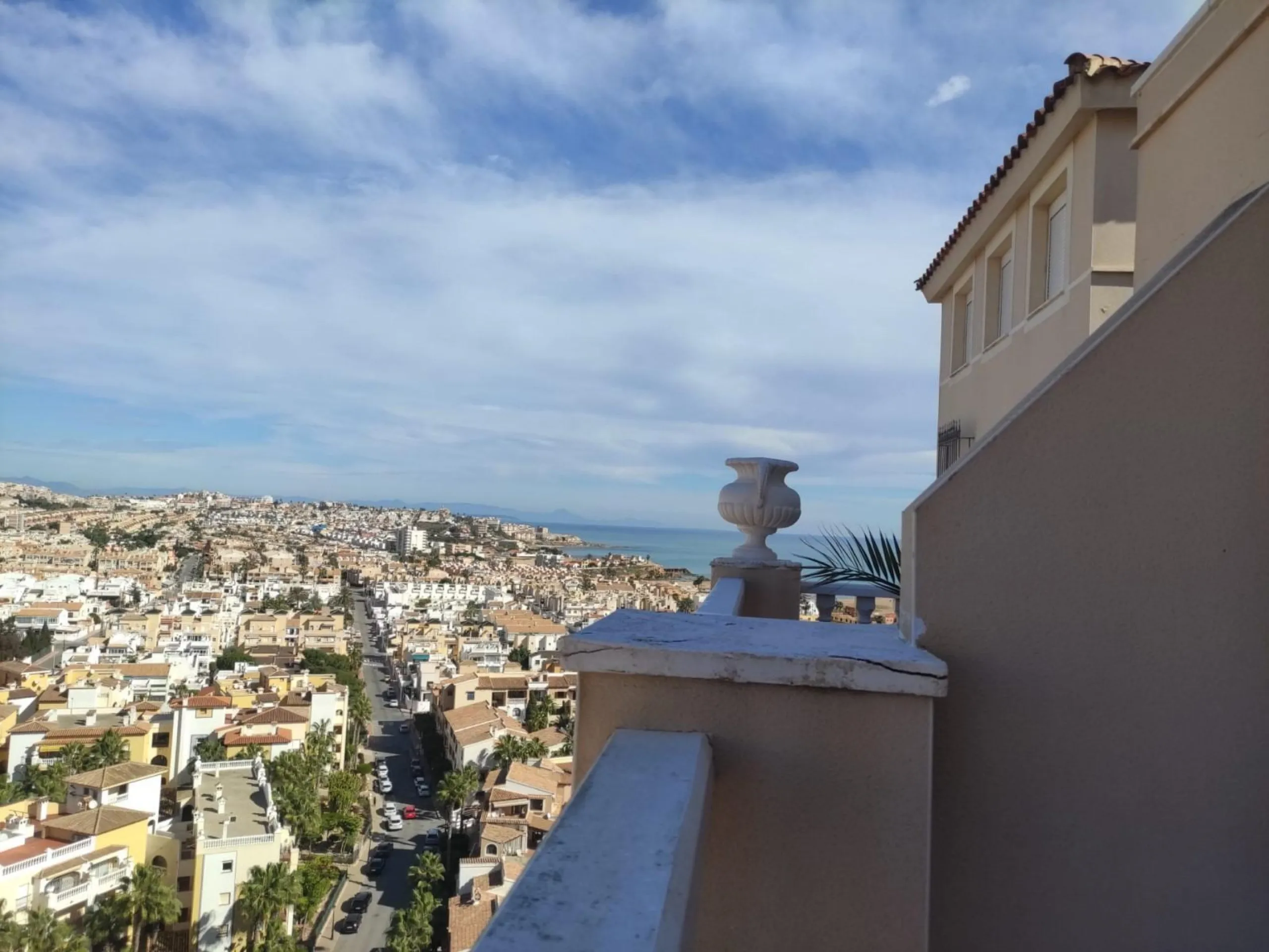 Ático duplex con vistas al mar en Torrevieja.