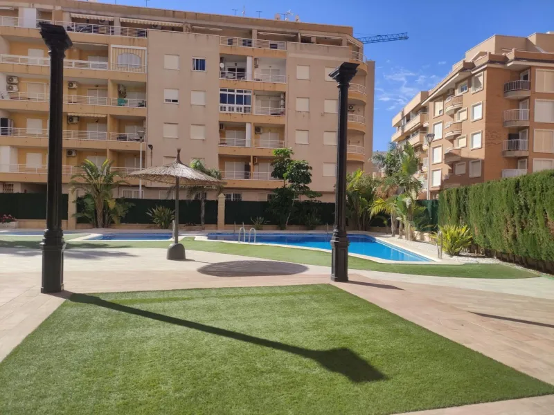 Ático duplex con vistas al mar en Torrevieja.